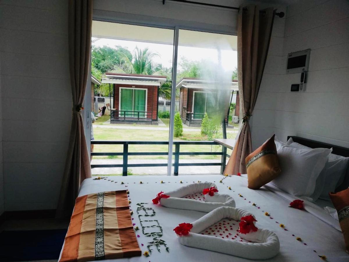 Phumiphat Resort Koh Mook Trang Ngoại thất bức ảnh